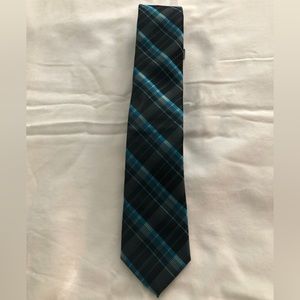 Axist Black and Blue Slim Tie